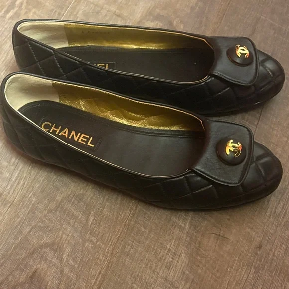Chanel Black Quilted Leather Loafers, 39.5 - Picture 2 of 13